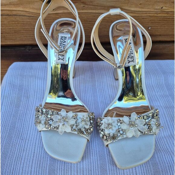 Badgley Mischka Alexa Embellished Block Heel Shoes - Picture 5 of 13